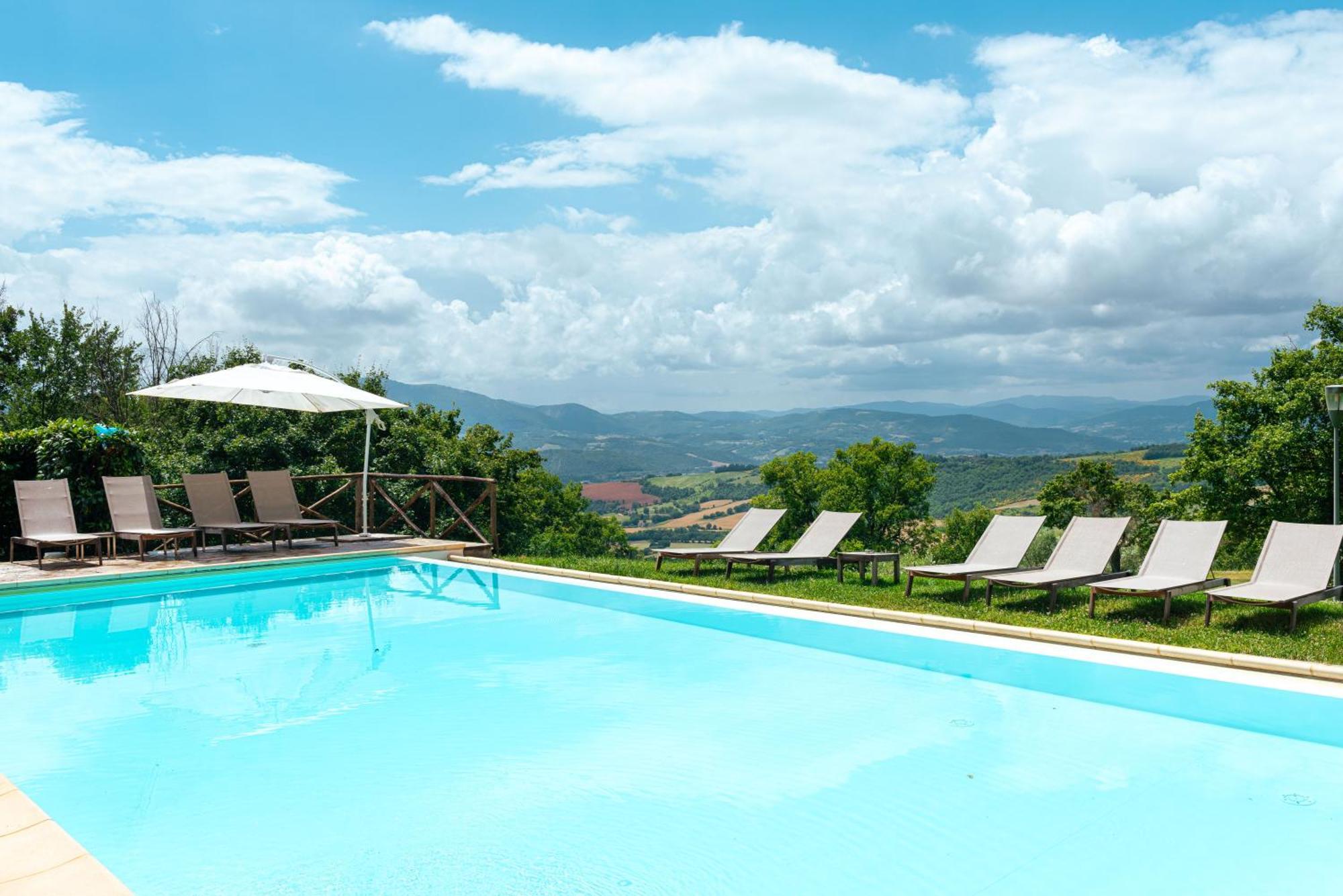 Nikis Resort Gubbio Exterior foto